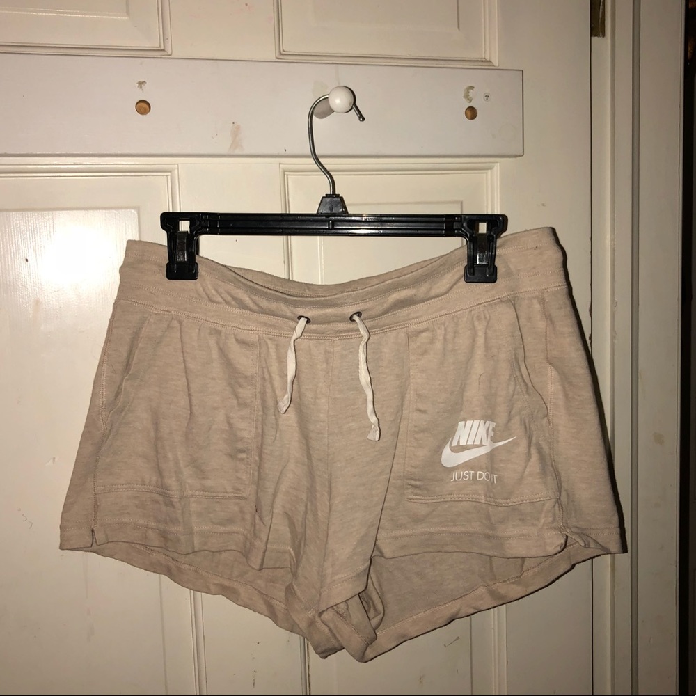 Nike cotton shorts with pockets